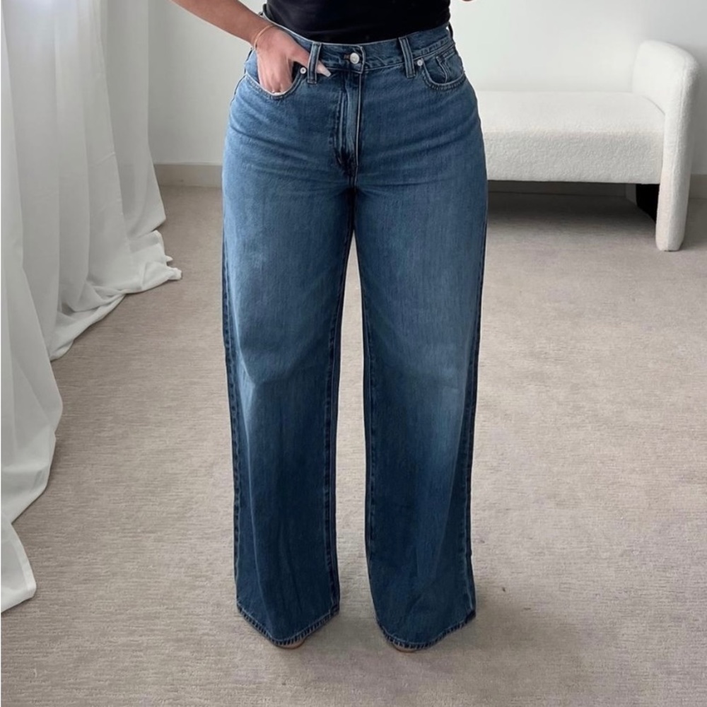 Madewell curvy med superwide-leg jean. color fannin. Size 30